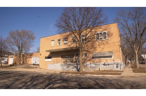 4200 West Kiehnau Avenue, Milwaukee, WI 53209