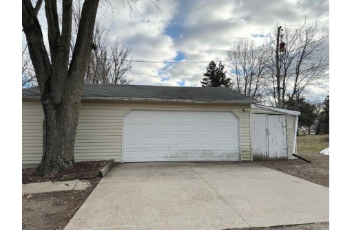 145 South State Street, Berlin, WI 54923-2123