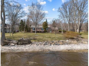 1417 Cowling Bay Road Neenah, WI 54956-9205