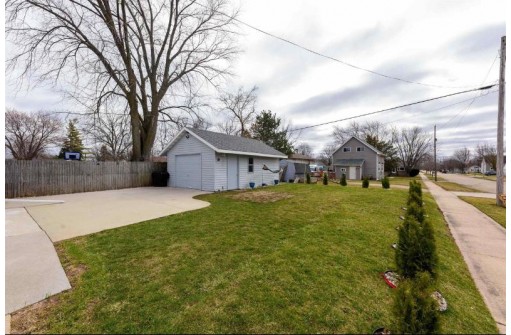 1037 Arthur Avenue, Oshkosh, WI 54902-3401