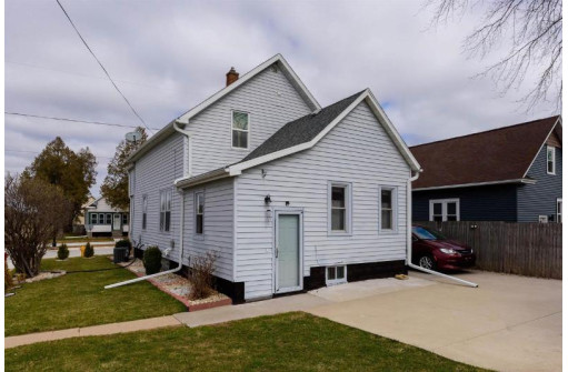 1037 Arthur Avenue, Oshkosh, WI 54902-3401