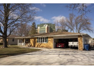 916 Park Ridge Drive Green Bay, WI 54304