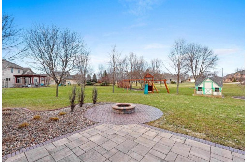 1560 Silver Maple Drive, De Pere, WI 54115