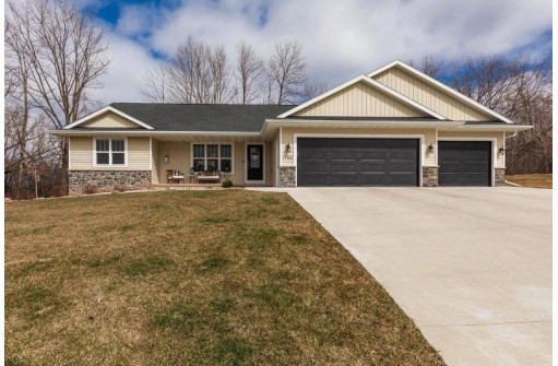 1758 Cascade Court, Greenleaf, WI 54126