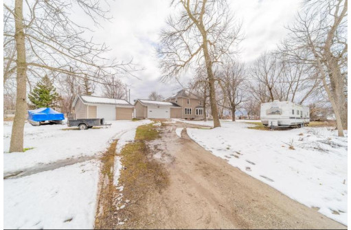 7633 Haase Road, Larsen, WI 54947