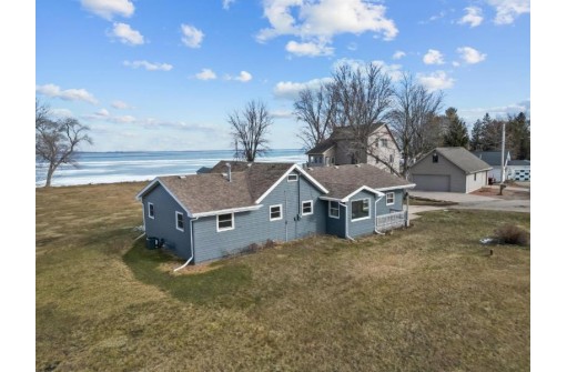 7174 Labelle Shore Road, Winneconne, WI 54986-9564