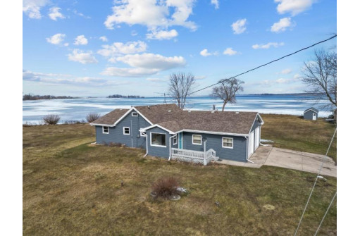 7174 Labelle Shore Road, Winneconne, WI 54986-9564