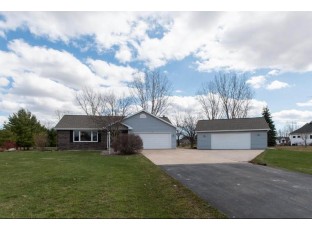 7402 Sunburst Lane Neenah, WI 54956