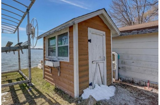 W10723 Blackhawk Trail 14, Fox Lake, WI 53933