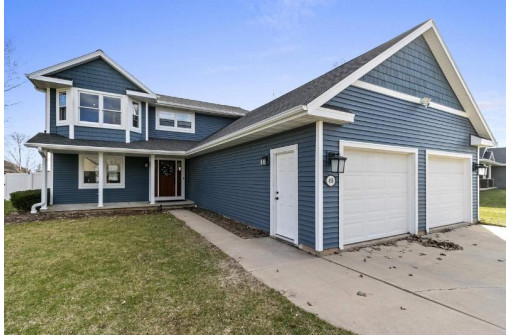 458 Nightingale Drive, Pulaski, WI 54162