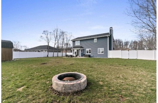 458 Nightingale Drive, Pulaski, WI 54162