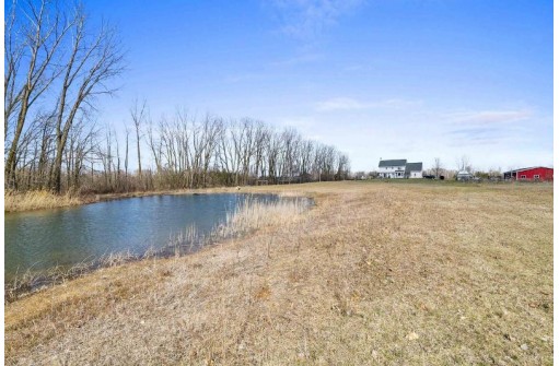 2761 Wawiorka Road, Krakow, WI 54137