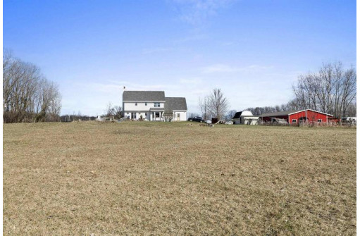 2761 Wawiorka Road, Krakow, WI 54137