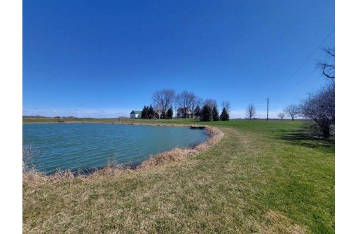 N8214 Bark Road, Fond Du Lac, WI 54937-8816