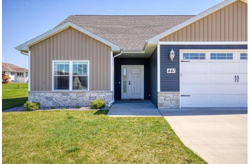 441 Longwood Lane, Wrightstown, WI 54180-1227