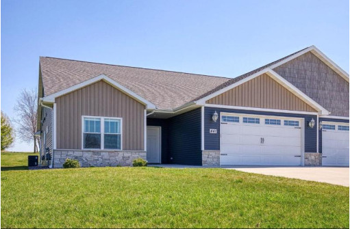 441 Longwood Lane, Wrightstown, WI 54180-1227