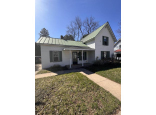 512 5th Street Waupaca, WI 54981