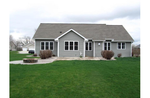 N6018 Wild West Lane, Fond Du Lac, WI 54935