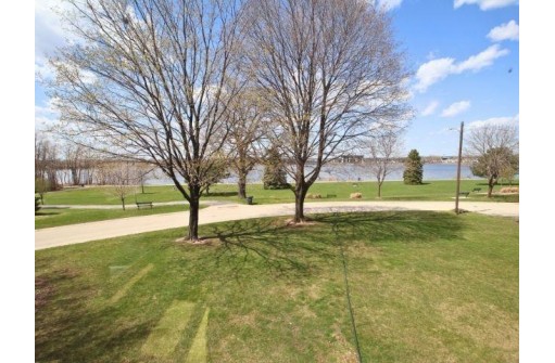 655 Sunset Circle, Green Bay, WI 54301