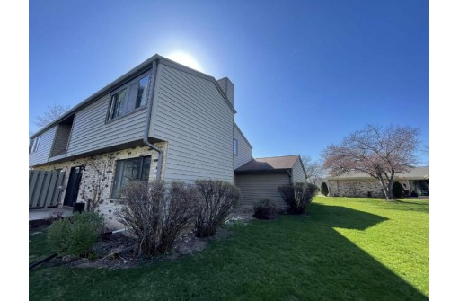 11015 North Elder Tree Court, Mequon, WI 53092