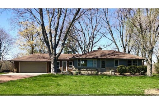 W159N6957 Dolores Lane, Menomonee Falls, WI 53051