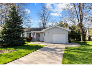 223 Edgewood Drive Neenah, WI 54956