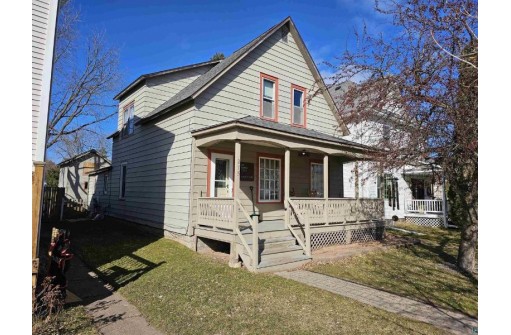 215 West 4th St, Washburn, WI 54891