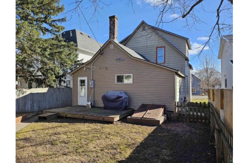 215 West 4th St, Washburn, WI 54891