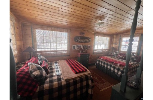 9525 Buskey Bay Dr, Iron River, WI 54847