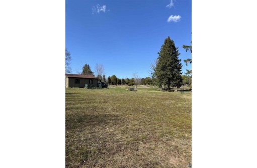 600 Woodland Dr, Washburn, WI 54891