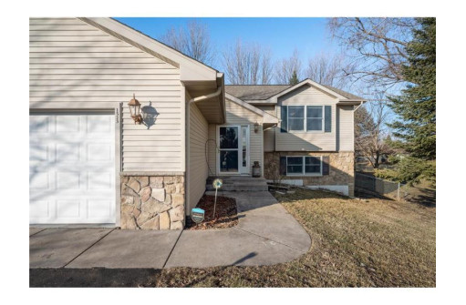 1523 Hillside Court, New Richmond, WI 54017