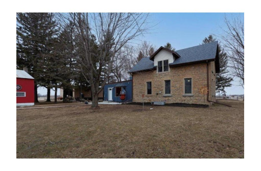 524 County Road Ss, Roberts, WI 54023