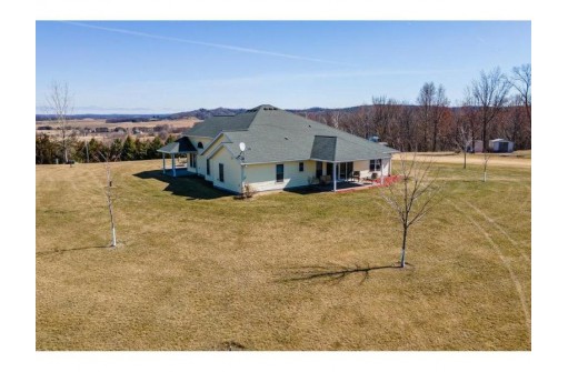 W2071 County Road R, Mondovi, WI 54755