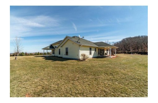 W2071 County Road R, Mondovi, WI 54755