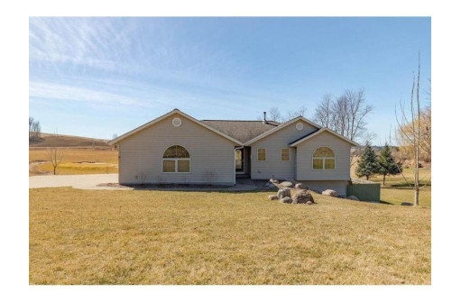 1421 Valley Estates Road, Mondovi, WI 54755