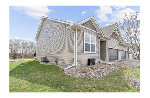 1584 Southpoint Drive, Hudson, WI 54016