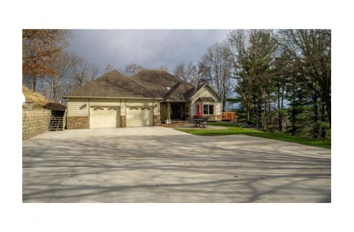 403 Grandview Heights Court, Menomonie, WI 54751