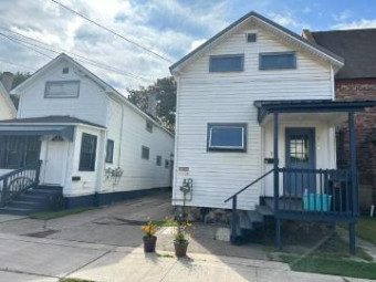 310 Carrie St Sault Sainte Marie, MI 49783