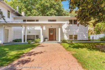 5827 Grand River Drive Grand Ledge, MI 48837