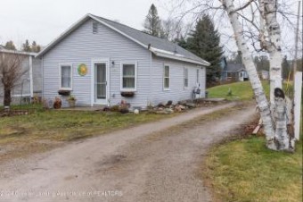 3459 Wood Street Indian River, MI 49749