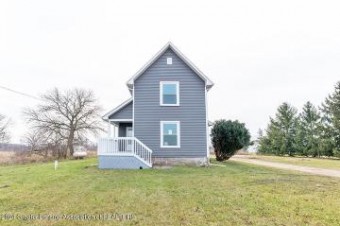 10105 W Howe Road Eagle, MI 48822