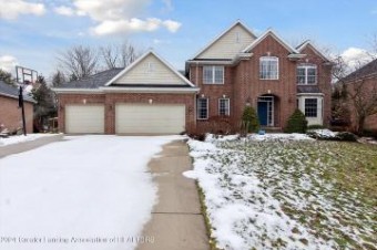 6425 Heathfield Drive East Lansing, MI 48823