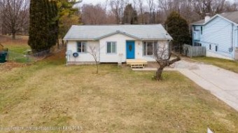 2127 Robinson Road Lansing, MI 48910