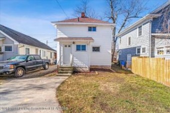 321 Leslie Street Lansing, MI 48912