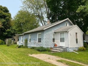 215 High Street Grand Ledge, MI 48837