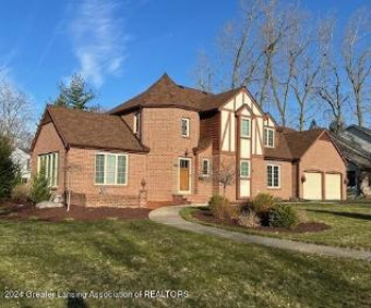 1703 Cranston Court East Lansing, MI 48823