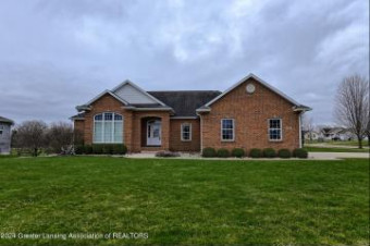 2263 W Gallant Fox Way Saint Johns, MI 48879