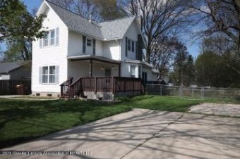 218 W Main Street Grand Ledge, MI 48837