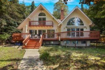 2646 S East Torch Lake Drive Bellaire, MI 49615