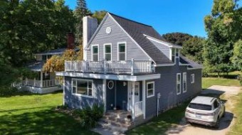 207 Petoskey Avenue Charlevoix, MI 49720